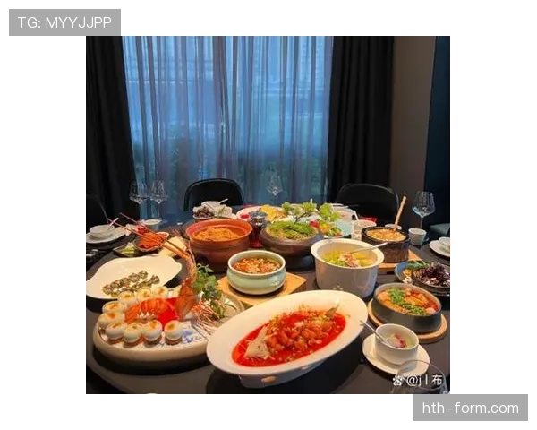 如果能约到季丽萍吃顿饭，我只想看她点的第一道菜和最后那张账单