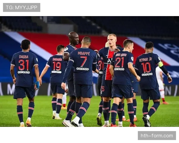 巴黎圣日耳曼的阵容问题，不在天赋，而在结构平衡